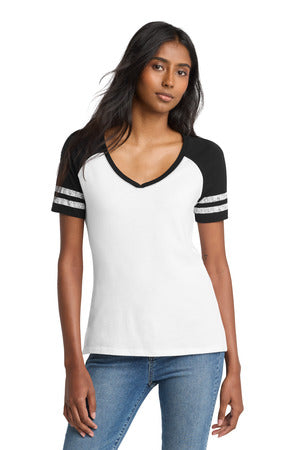 White/Black - DM476