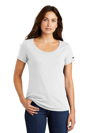White - NKBQ5236
